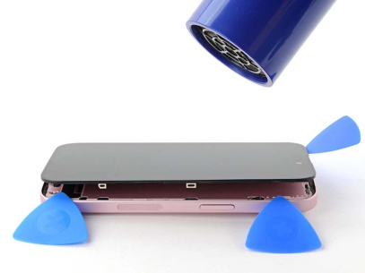 Перепайка микросхемы и устранение ошибки дисплея iPhone 15