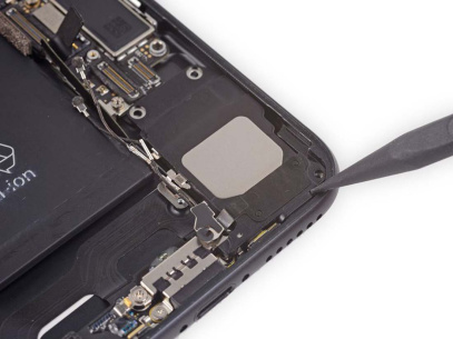 Замена нижнего микрофона iPhone 7