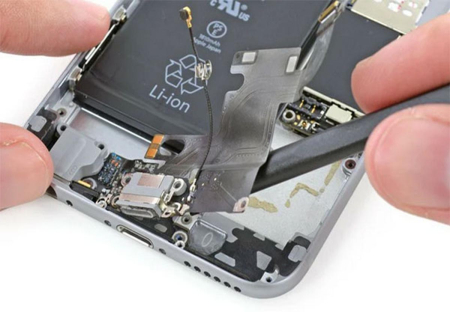 Чистка разъема зарядки